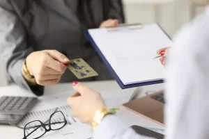 Hướng dẫn mở tài khoản ngân hàng cho du học sinh năm 2025: Thủ tục đơn giản, tiện lợi